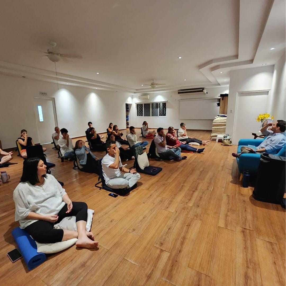  Técnicas de respiración y meditación: el Arte de Vivir ofrece un taller y curso gratuito 
